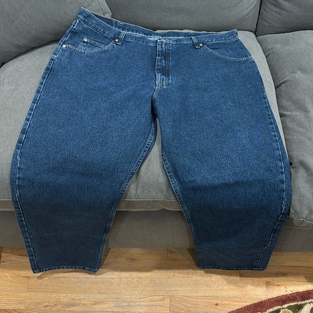 New with tags - wrangler relaxed fit jeans